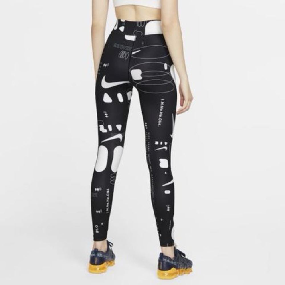 Nike RARE sportswear Air printed leggings. Size small